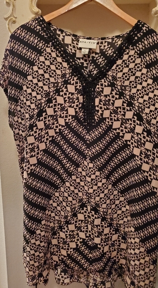 Tunic - Picture 2 of 3